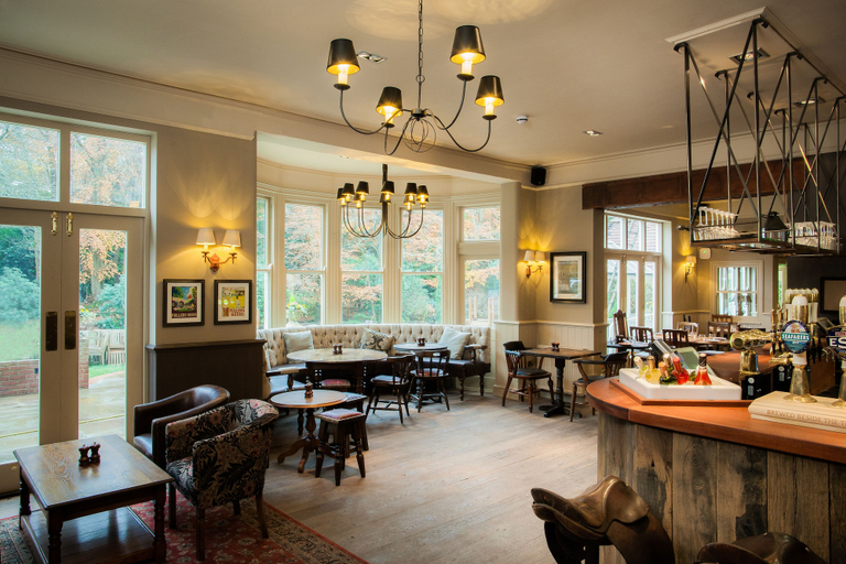 Food & Drinks 4, The White Buck, Hampshire