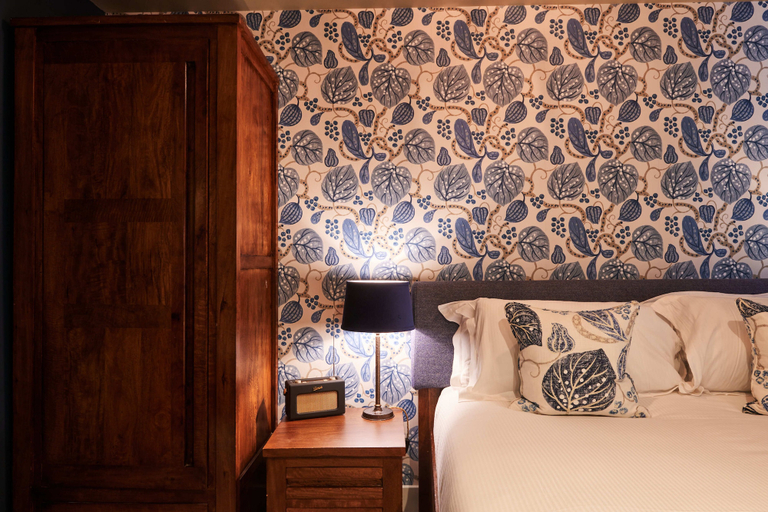 Bedroom 3, Kings Arms Hotel, Oxfordshire