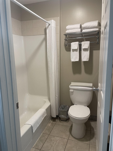 Bathroom 3, BCMInns Coleman, Division No. 15