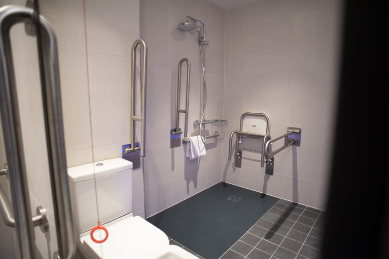 Bathroom 4, Counting House, London