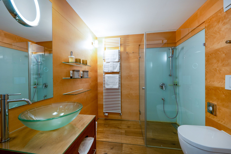 Bathroom 4, Hotel Schloss Lautrach, Unterallgäu
