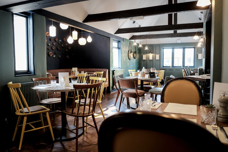 Food & Drinks 5, The Cromwell Arms, Hampshire