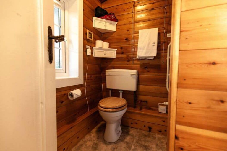 Bathroom, Two Bed Log Cabin in the Mountains, Gwynedd
