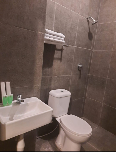 Zester Hotel By ZIRI, Sidoarjo