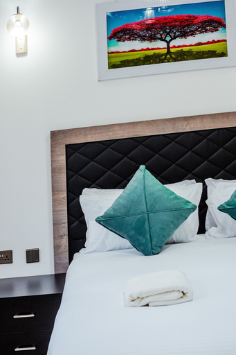 Bedroom 3, Masoor Homes by Edmor Suites, Westlands