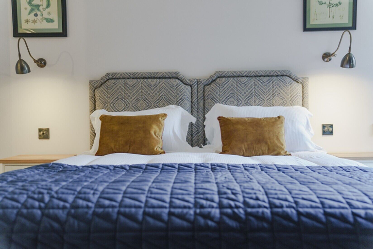 Bedroom 2, Bel & the Dragon at Red Lion Wendover, Buckinghamshire