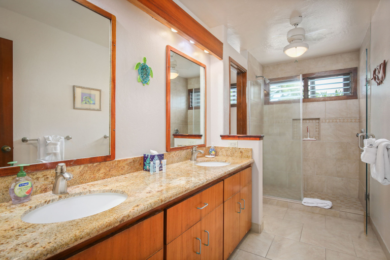 Bathroom 4, Kanaloa at Kona by OUTRIGGER, Hawaii