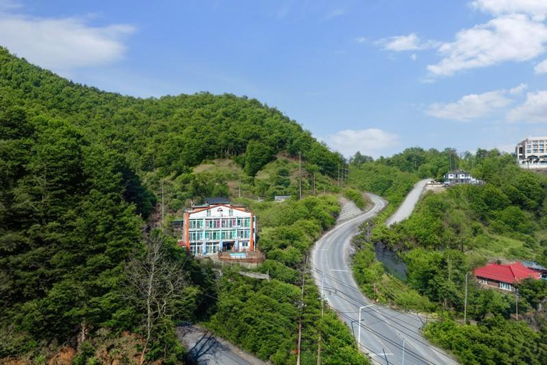 Others 3, Gapyeong Peppermint Candy Pension, Gapyeong