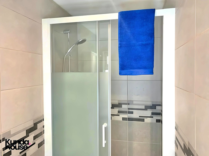 Bathroom 3, Kunda House Alwold, Birmingham