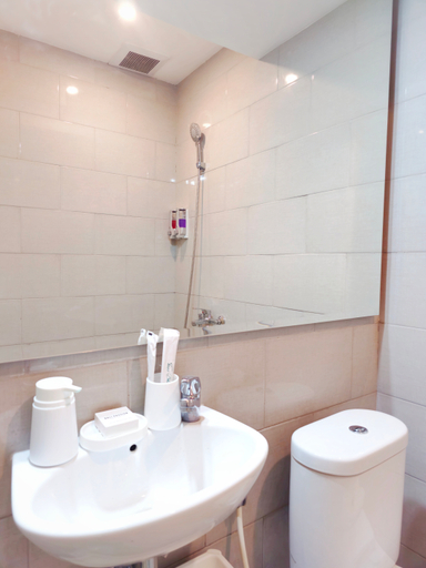 Bathroom 5, Nagoya @ Benson Apartment, Surabaya