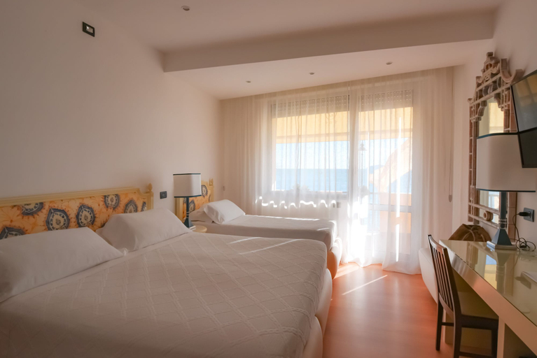 Bedroom 23