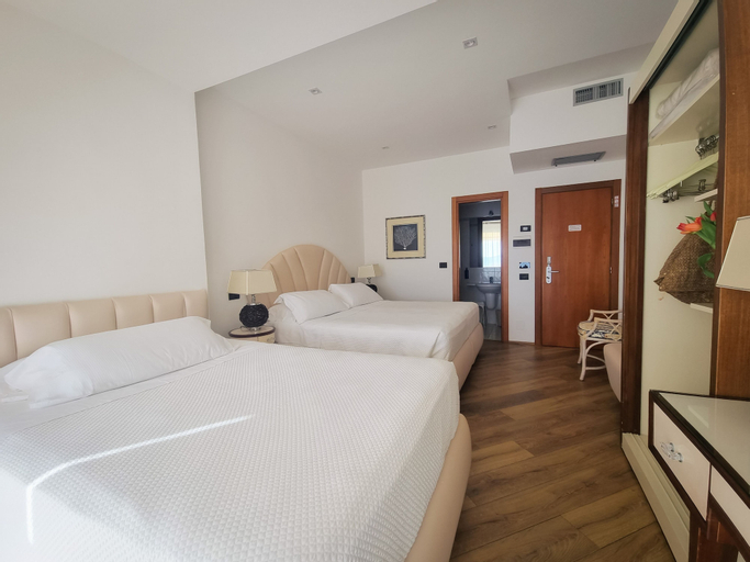 Bedroom 12