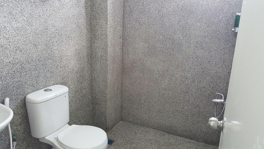 Bathroom 3, ComfyHome B262 Studio (walk up 3 flr from ground), Raub