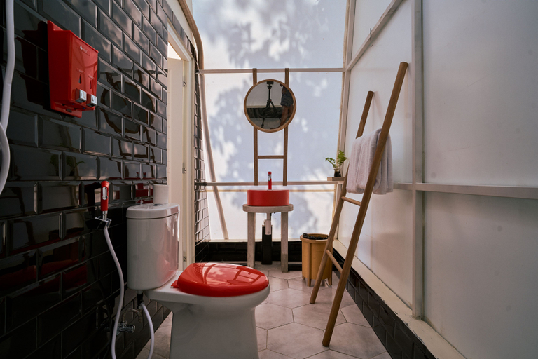 Bathroom 5, Luxcamp Bukit Damar - Puncak By Horison, Bogor