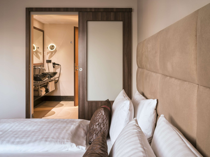 Bedroom 4, Flemings Selection Hotel Frankfurt-City, Frankfurt am Main