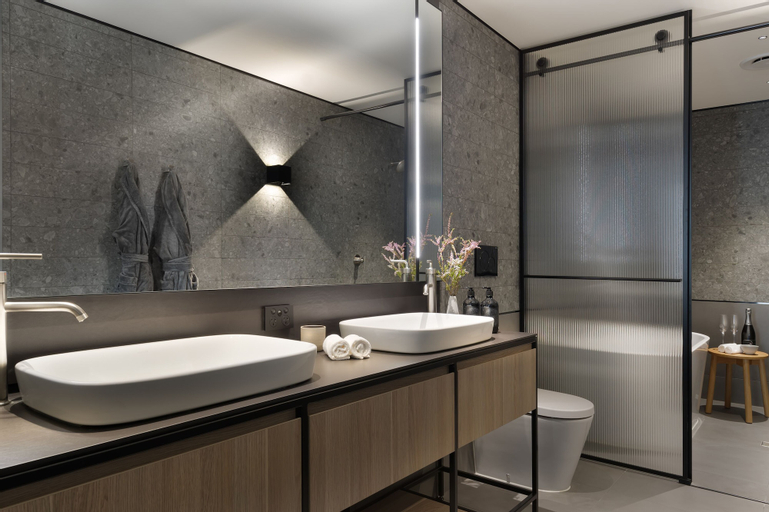 Bathroom 11