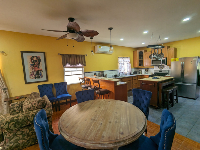 Food & Drinks, Casa Belize