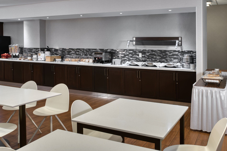 Food & Drinks 5, Towneplace Suites By Marriott Belleville, Hastings