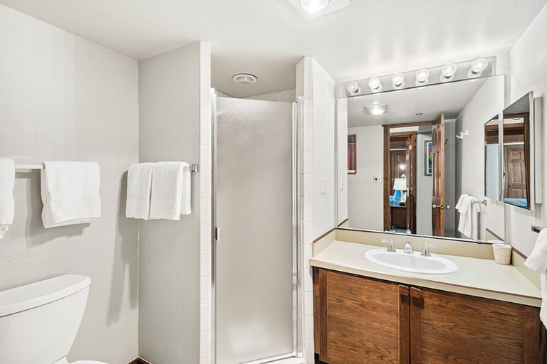 Bathroom 4, The Enclave at Snowmass by Frias, Pitkin
