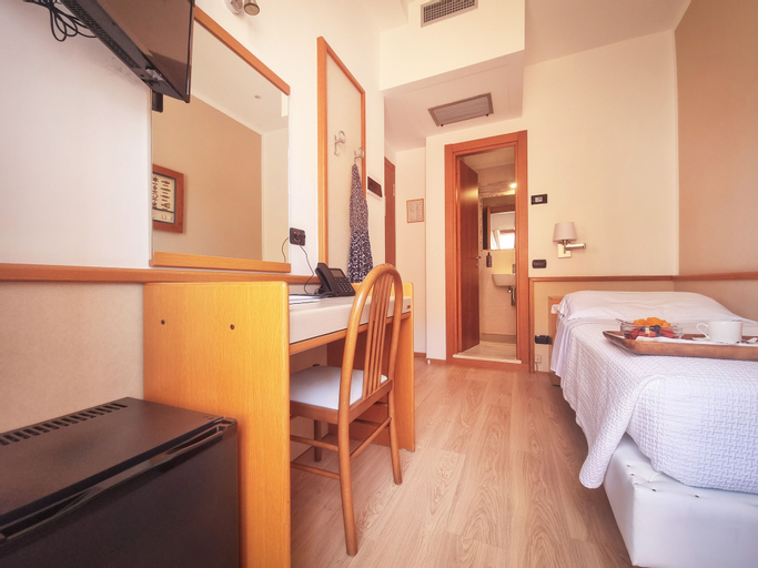 Bedroom 4, Hotel Florida Lerici, La Spezia