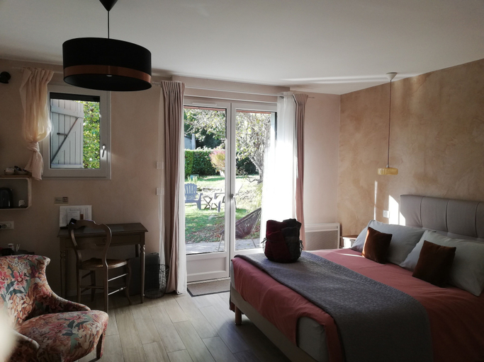 Bedroom 5, Les Perluètes, Lot