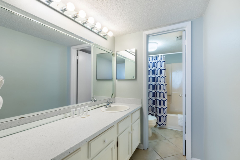 Others 5, Phoenix I 1085, Baldwin