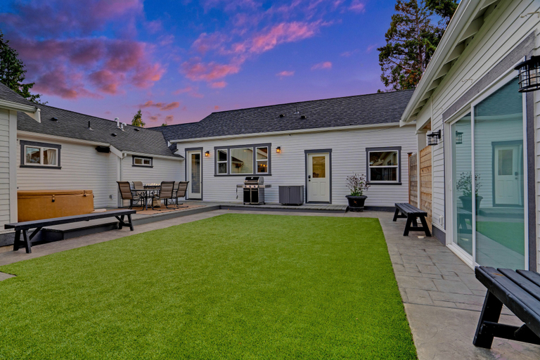 Exterior & Views 2, Walk to the waterfront- Charmwood House, Pierce