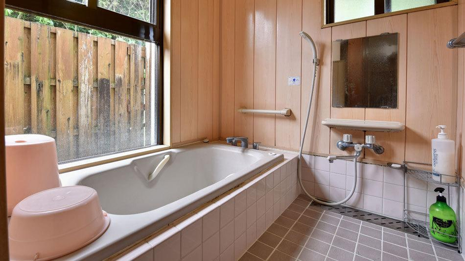 Bathroom 2, Okuyambaru No Sato, Kunigami