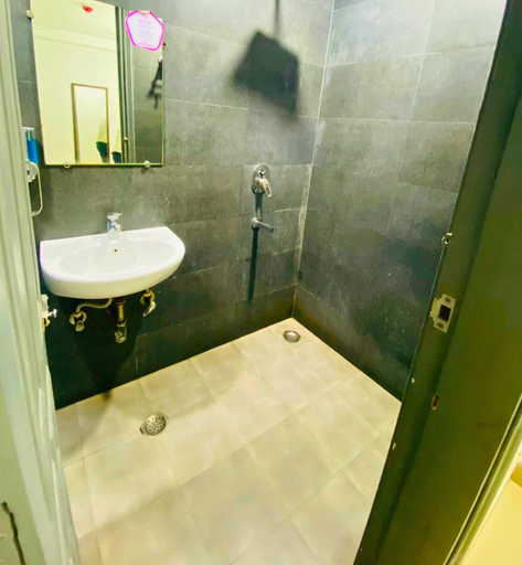 Bathroom 2, Qotel Hotel Rama Rohini Sector 24, Delhi