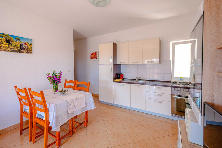 Others 5, Apartments Mladenka, Orebić
