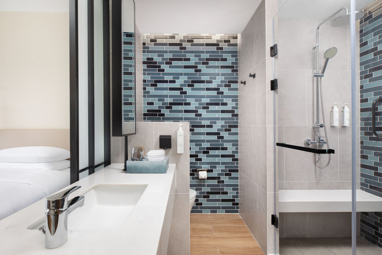 Bathroom 4, Fairfield By Marriott Yangzhou Slender West Lake, Yangzhou