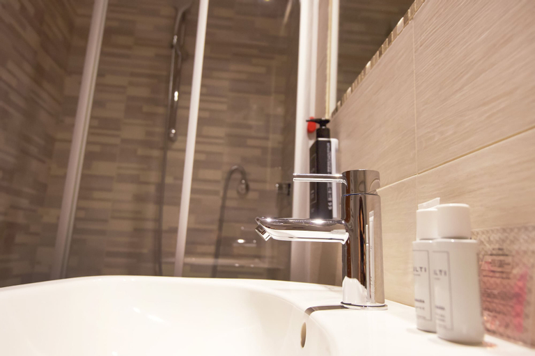 Bathroom 4