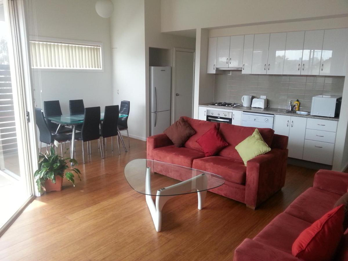 Others 5, Mckillop Geelong By Gold Star Stays, Geelong