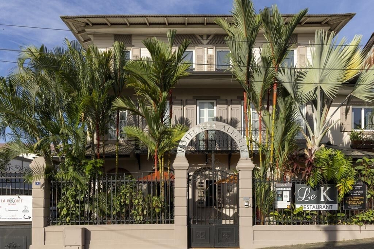 Exterior & Views