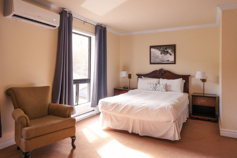 Bedroom 3, Mont Blanc Hotel & Condos, Les Laurentides