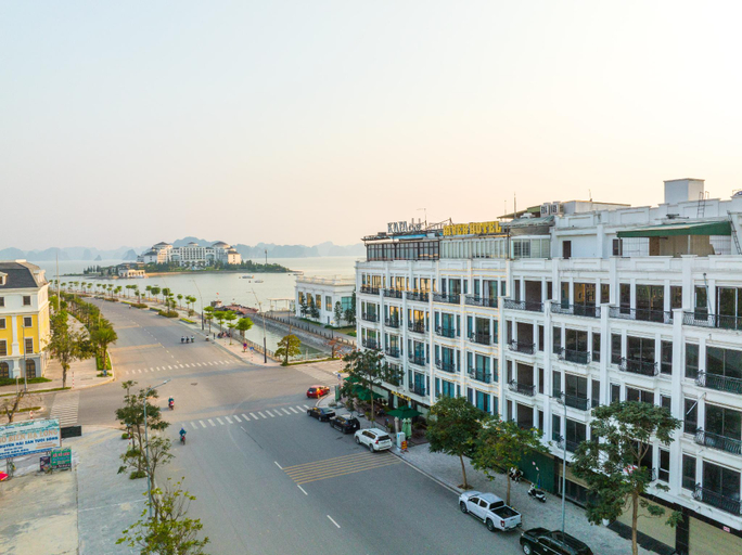 Exterior & Views 1, RIVER HOTEL, Hạ Long
