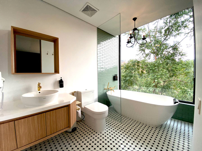 Bathroom 7