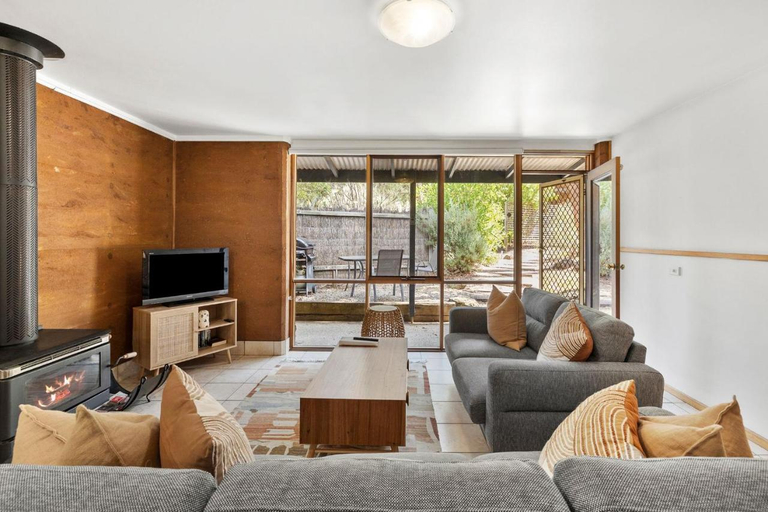 Bedroom 2, Split Point Cottages, Surf Coast - West