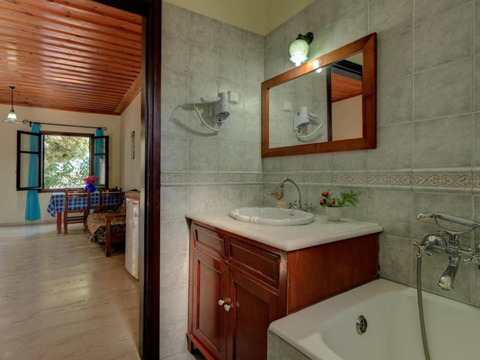 Bathroom, Group Accomodation, Heliopetra Studios And Houses, Crete