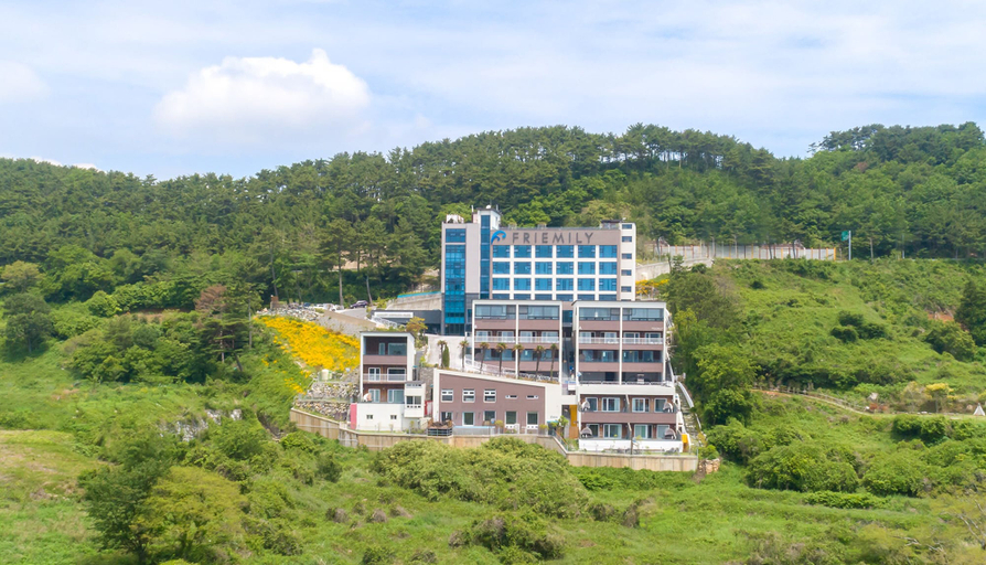 Exterior & Views 2, Friemily Pool Villa & Hotel, Geoje