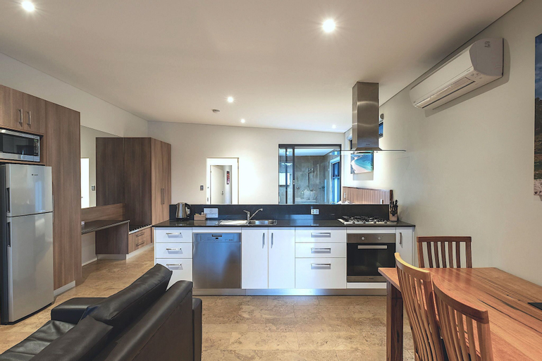 Dining Room 7