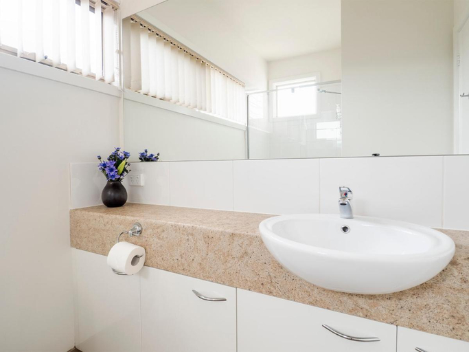 Bathroom 3, Mckillop Geelong By Gold Star Stays, Geelong