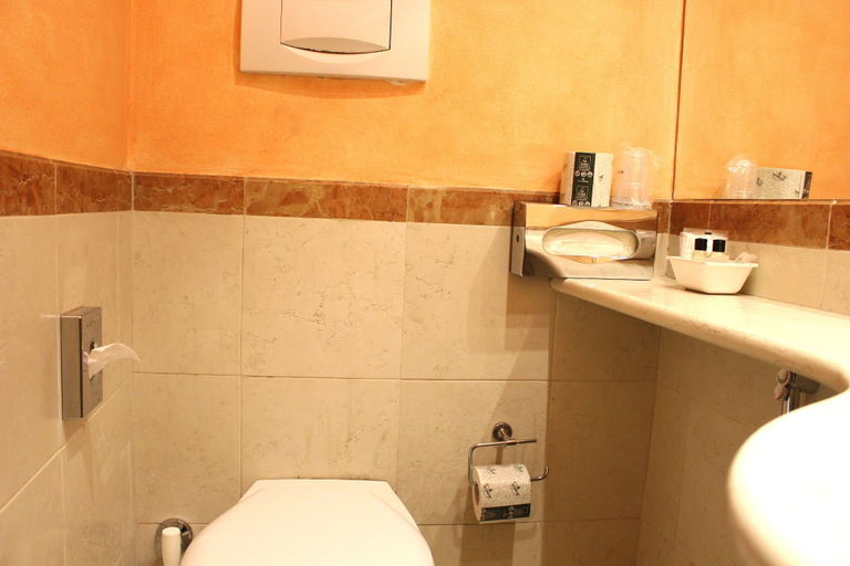 Bathroom 4, Hotel Club, Milano