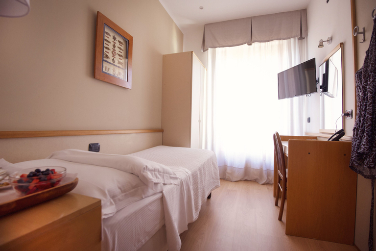Bedroom 13