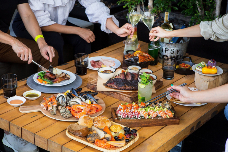 Food & Drinks 7