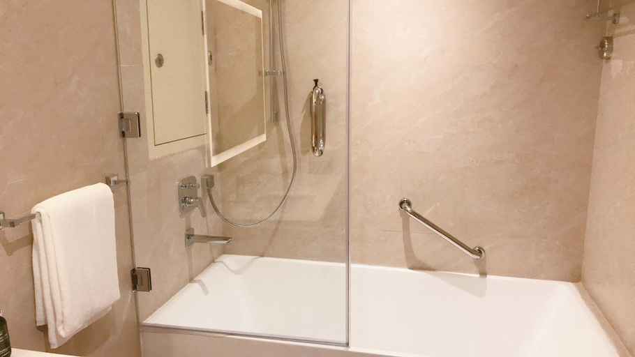 Bathroom 5, HE Hotel Apartments, Dubai
