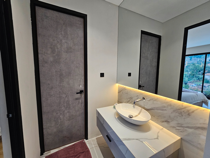 Bedroom 2, Villa Dago Bandung 6 BR with Private Pool (Amethyst R-09), Bandung