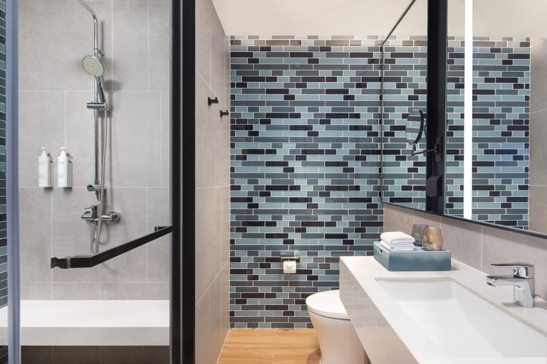 Bathroom 4, Fairfield By Marriott Yangzhou Slender West Lake, Yangzhou
