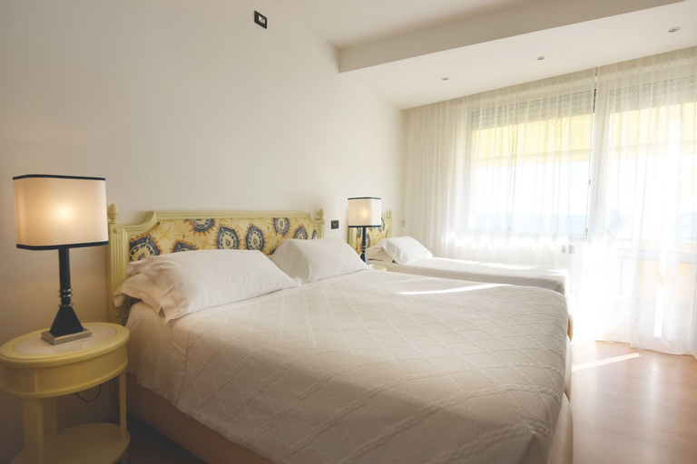 Bedroom 27