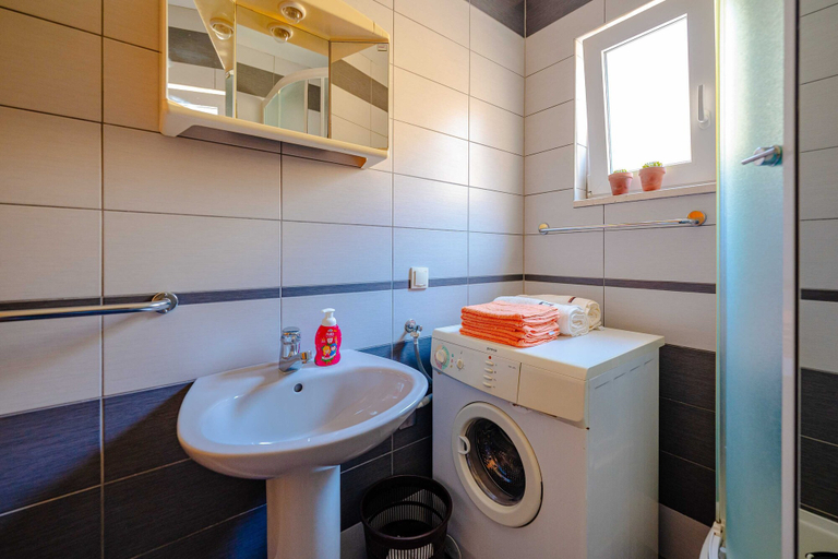 Bathroom 4, Apartments Mladenka, Orebić